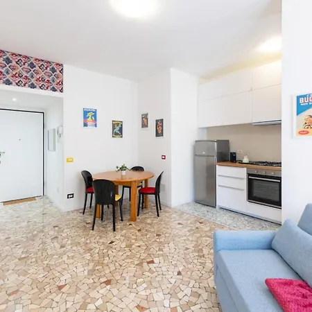 Metro M3 - 10 Min Duomo - Cozy W Balcony And Ac شقة *