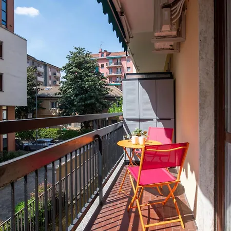Metro M3 - 10 Min Duomo - Cozy W Balcony And Ac شقة *
